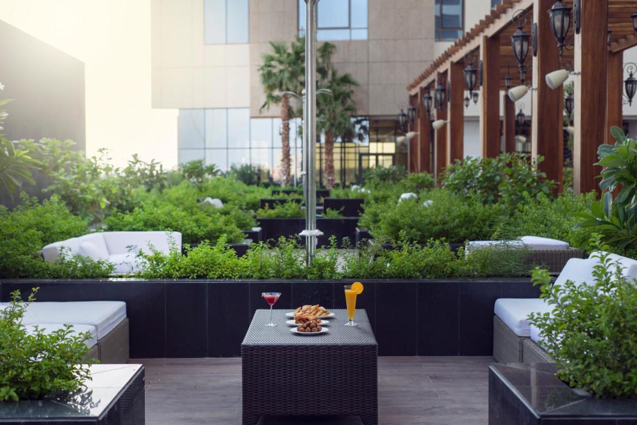 Mövenpick Hotel And Residences Riyadh Exteriör bild The Park, Hyderabad