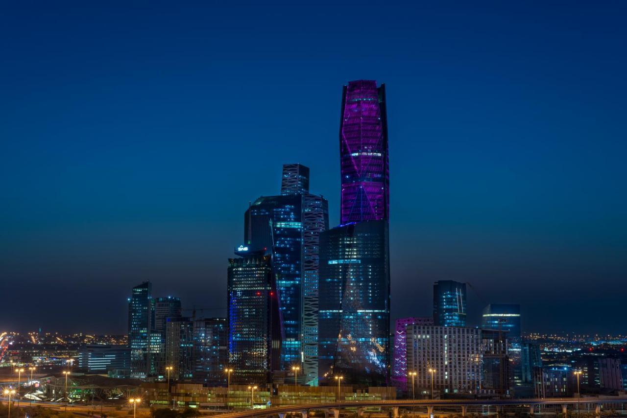 Mövenpick Hotel And Residences Riyadh Exteriör bild The Kingdom Centre, the second tallest building in the Middle East, is located in Riyadh.