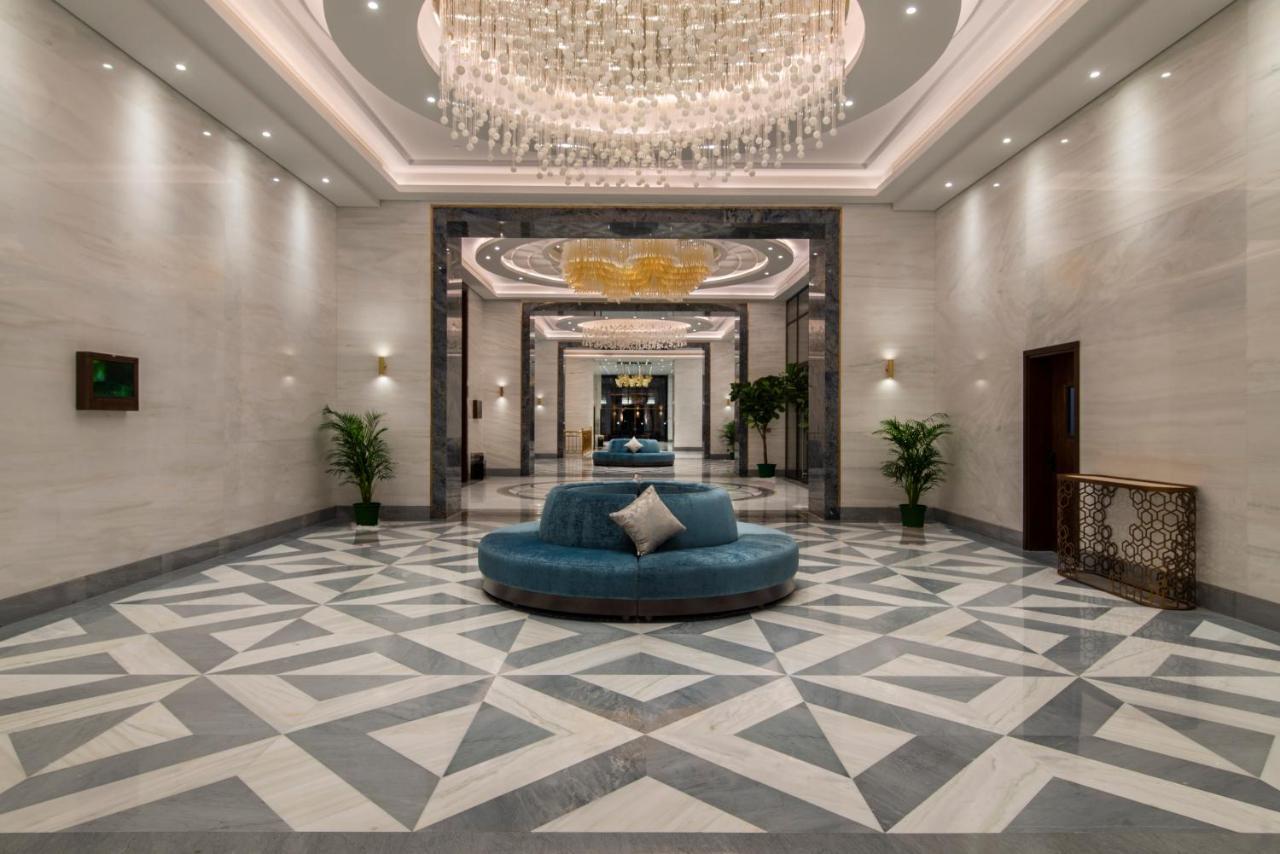 Mövenpick Hotel And Residences Riyadh Exteriör bild Lobby