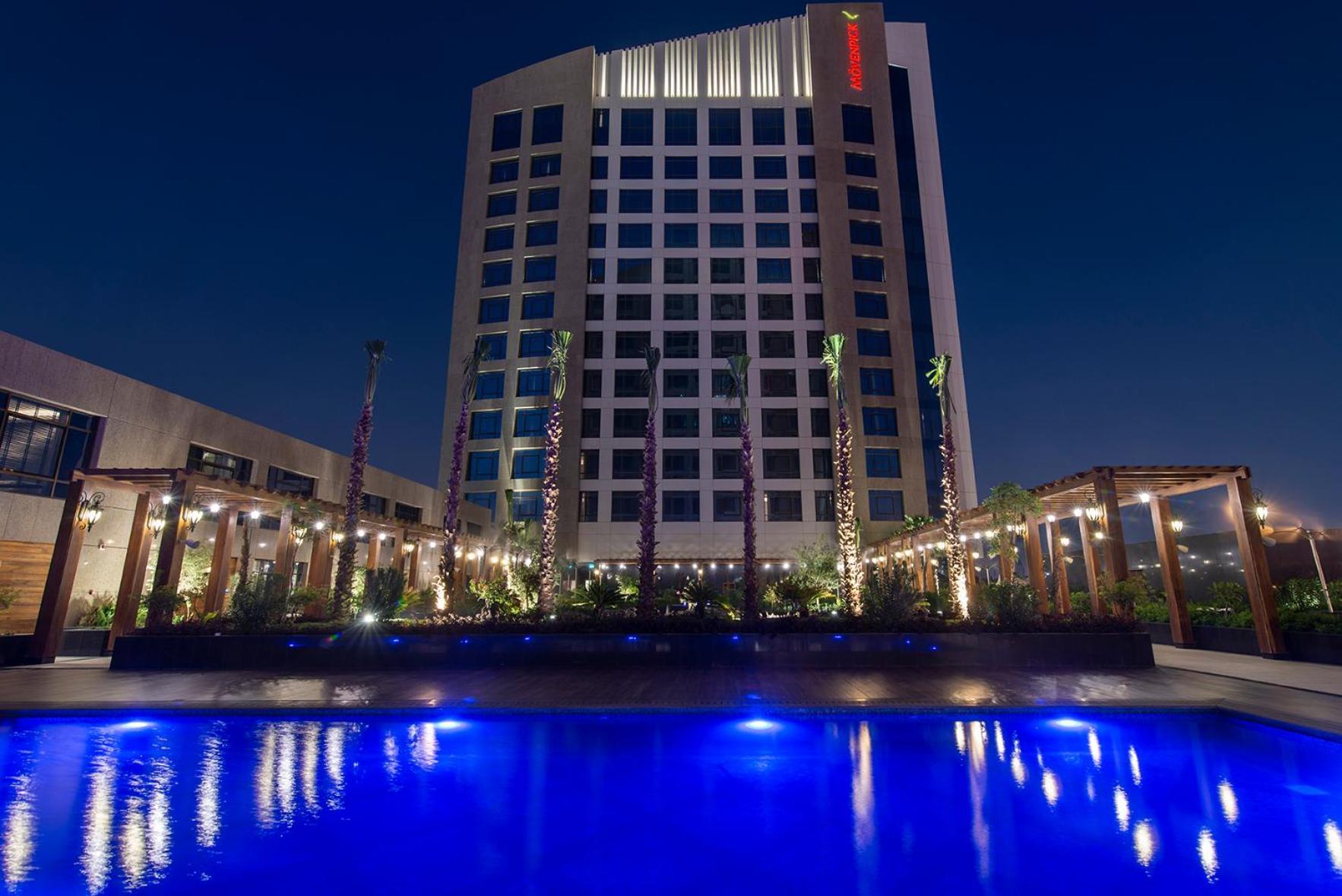 Mövenpick Hotel And Residences Riyadh Exteriör bild Hilton Cairo