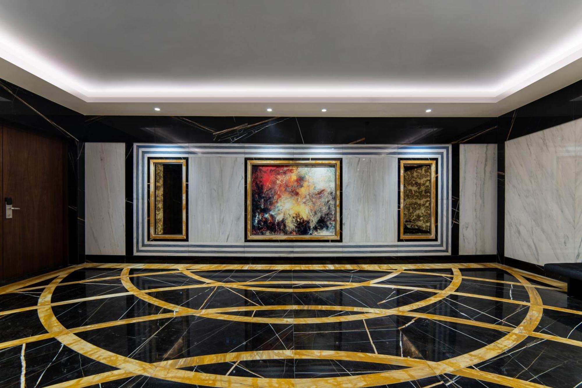 Mövenpick Hotel And Residences Riyadh Exteriör bild The lobby of the Ritz-Carlton, DIFC