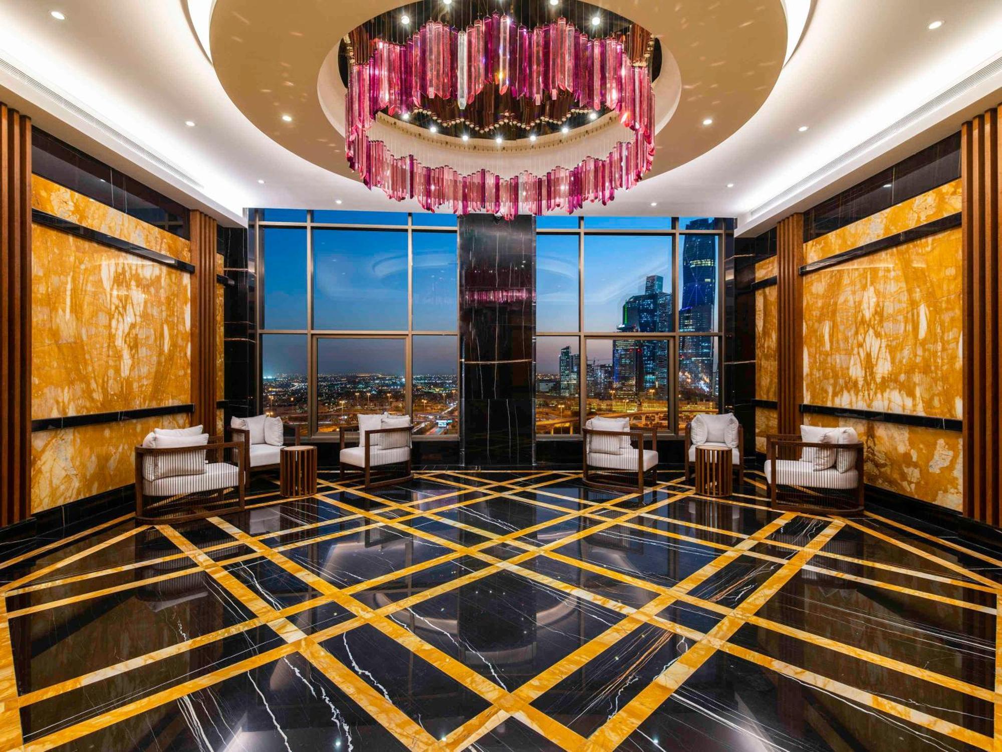 Mövenpick Hotel And Residences Riyadh Exteriör bild The lobby of the Ritz-Carlton, Dubai